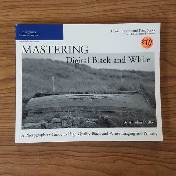 Books Other - Mastering Digital Black and White Book